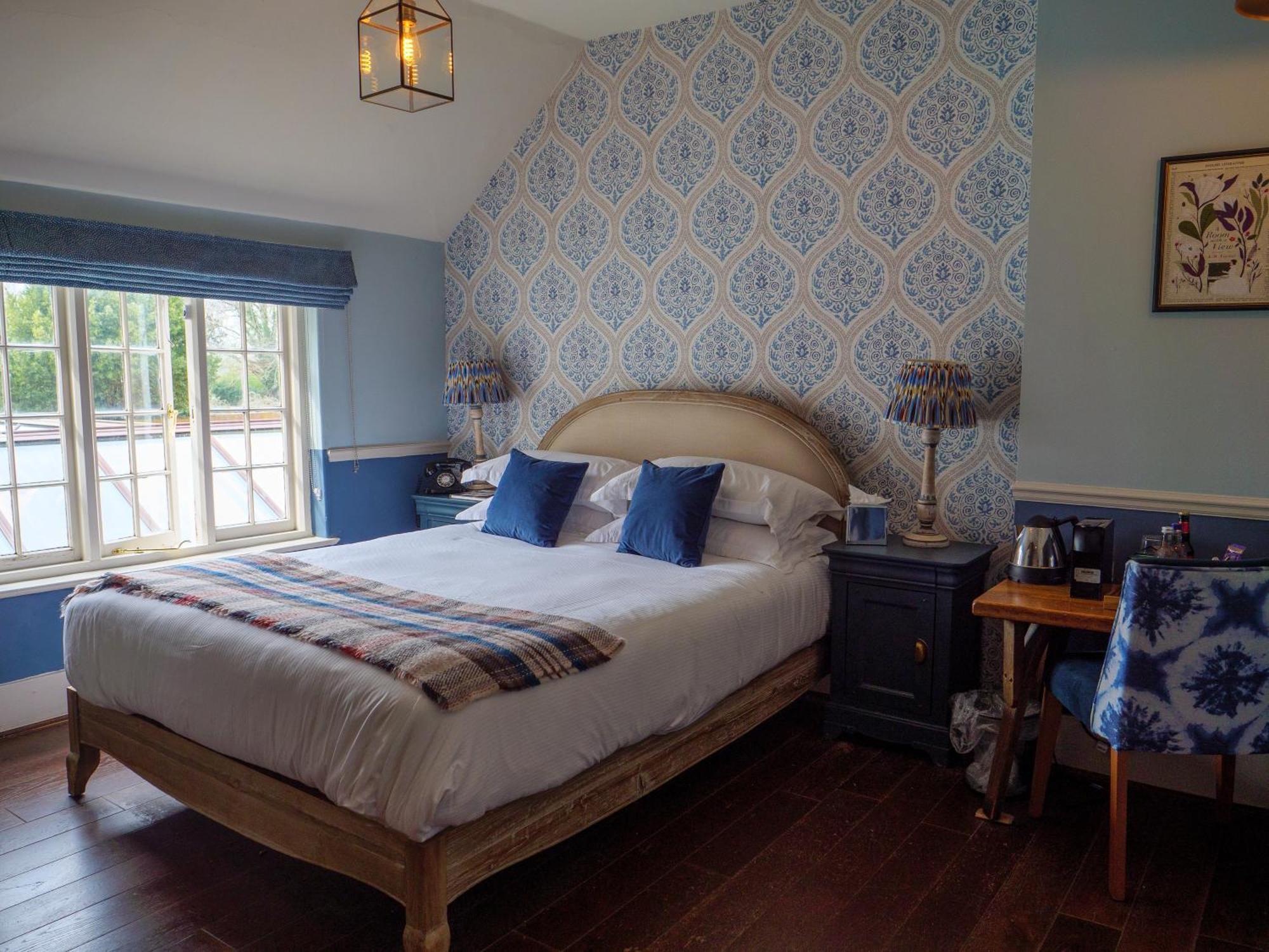 Hinds Head Hotell Aldermaston Exteriör bild