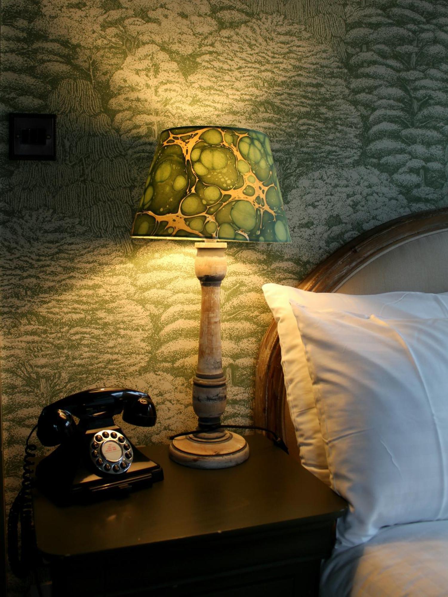 Hinds Head Hotell Aldermaston Exteriör bild