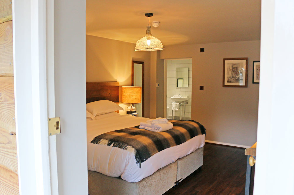 Hinds Head Hotell Aldermaston Exteriör bild